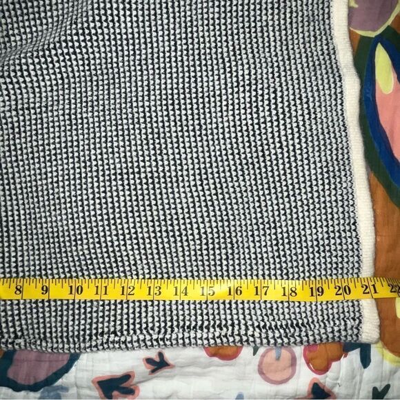 Sioni / Two piece Cardigan and Skirt Set - Picture 11 of 11